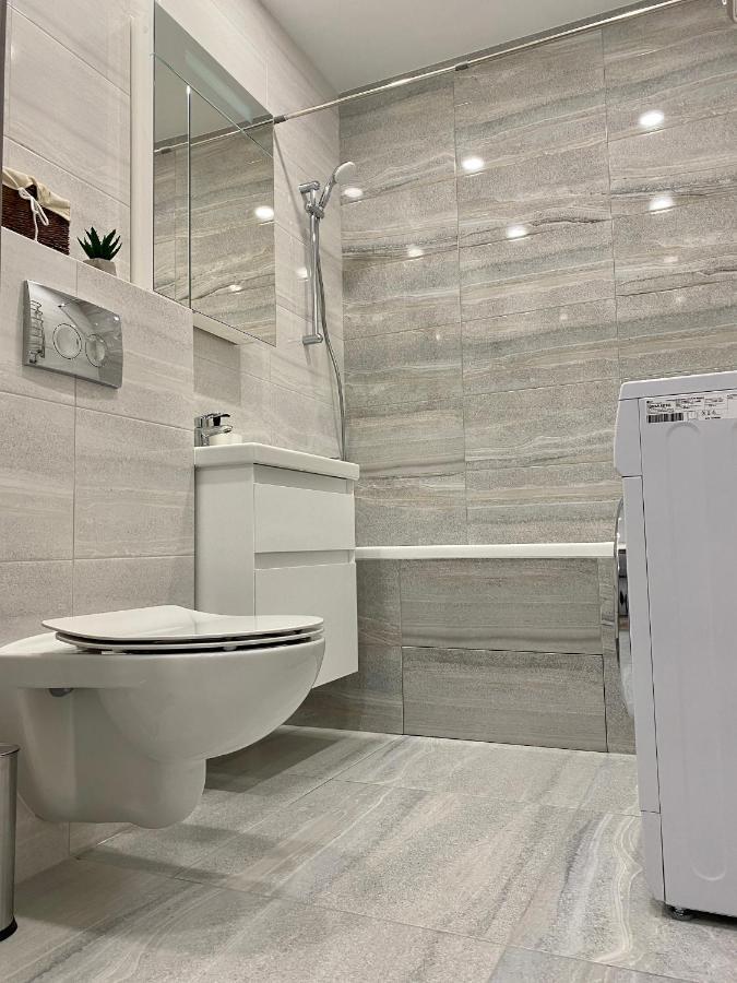 Slavutich Apartments Near Metro Station Kiev Ngoại thất bức ảnh