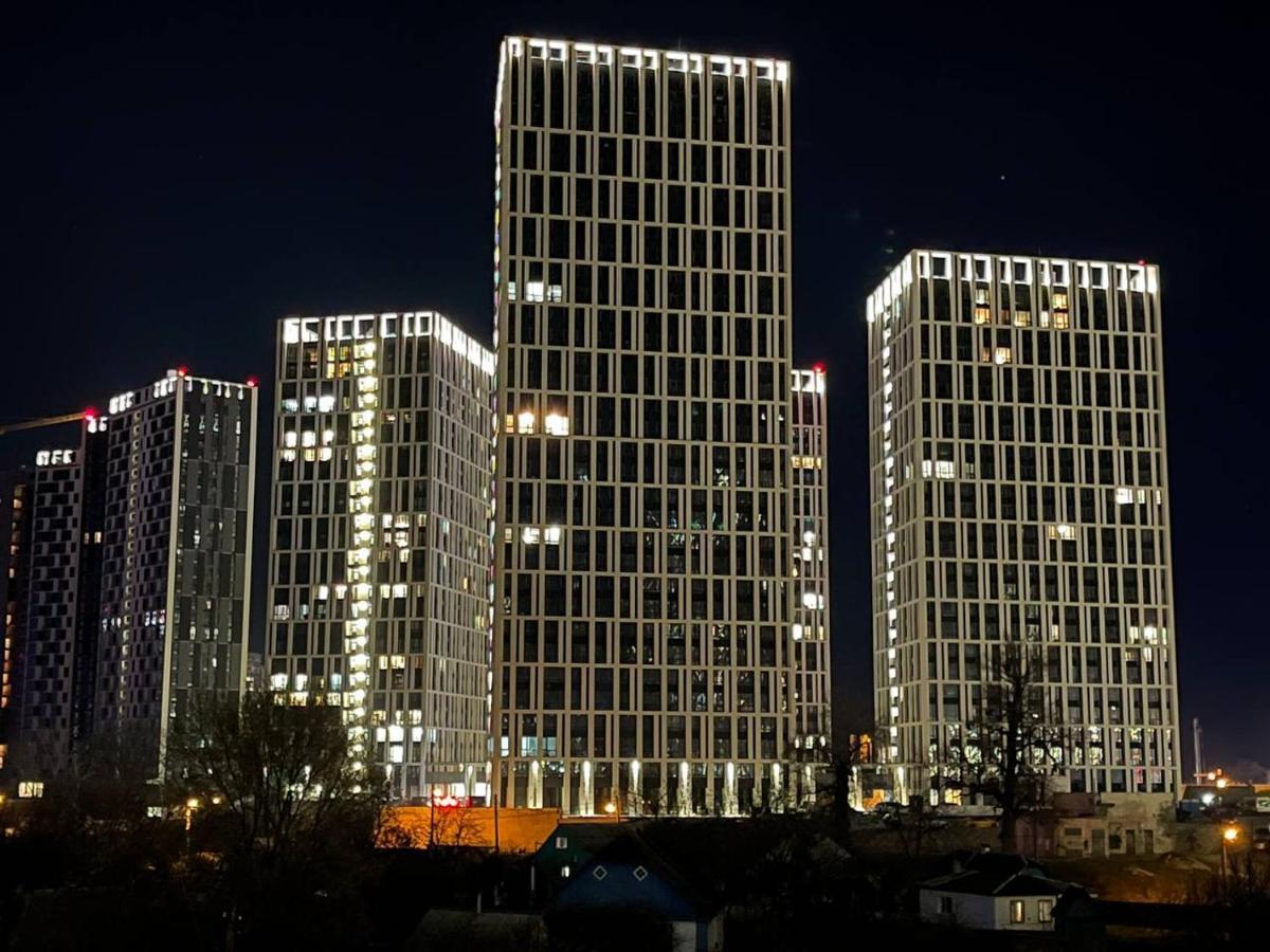 Slavutich Apartments Near Metro Station Kiev Ngoại thất bức ảnh