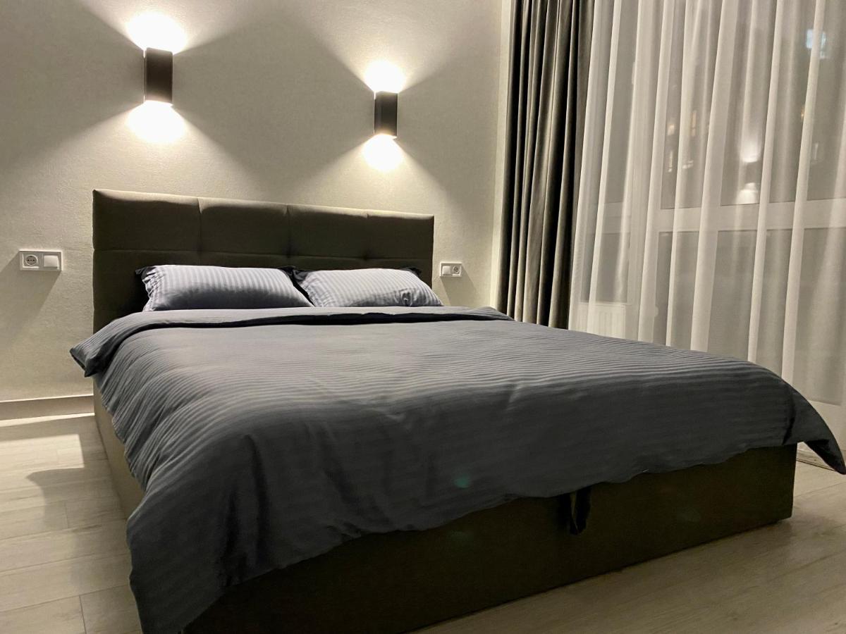 Slavutich Apartments Near Metro Station Kiev Ngoại thất bức ảnh