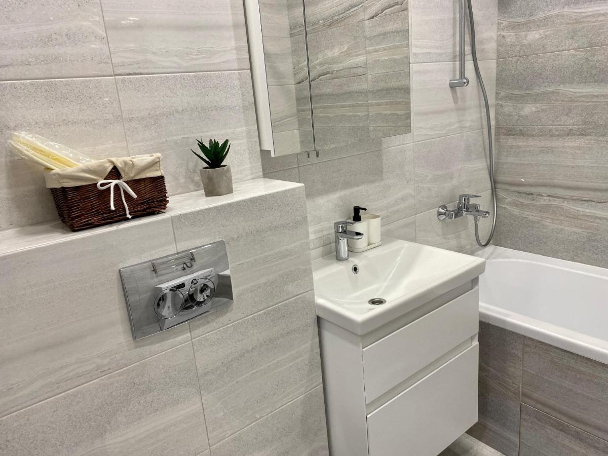 Slavutich Apartments Near Metro Station Kiev Ngoại thất bức ảnh