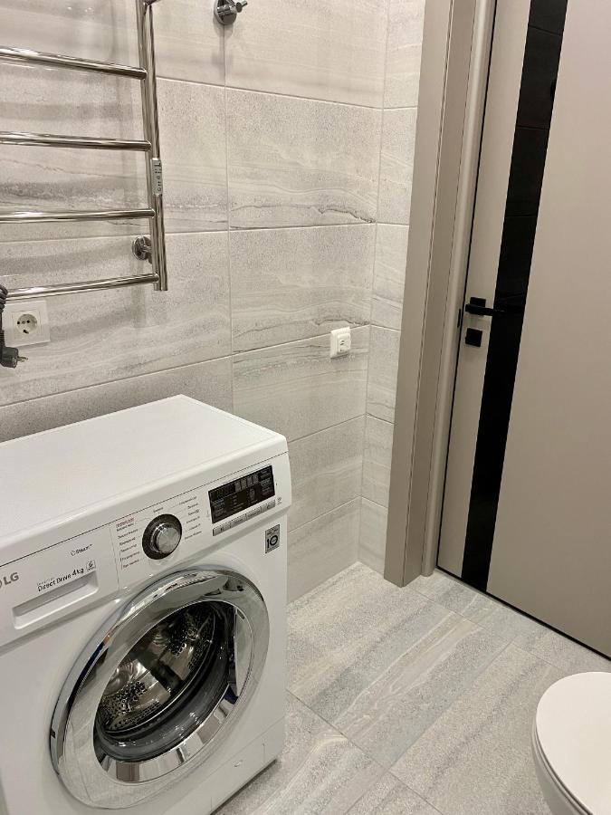 Slavutich Apartments Near Metro Station Kiev Ngoại thất bức ảnh