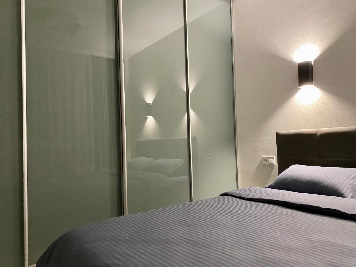 Slavutich Apartments Near Metro Station Kiev Ngoại thất bức ảnh