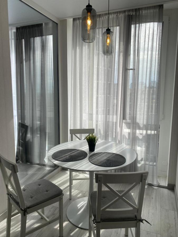 Slavutich Apartments Near Metro Station Kiev Ngoại thất bức ảnh