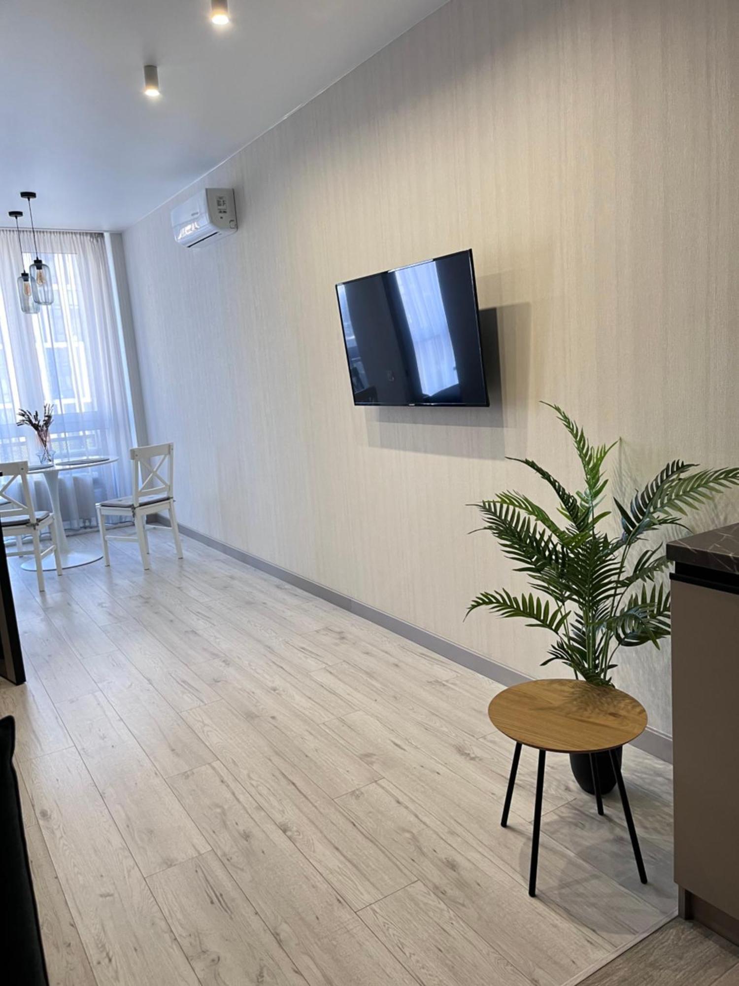 Slavutich Apartments Near Metro Station Kiev Ngoại thất bức ảnh